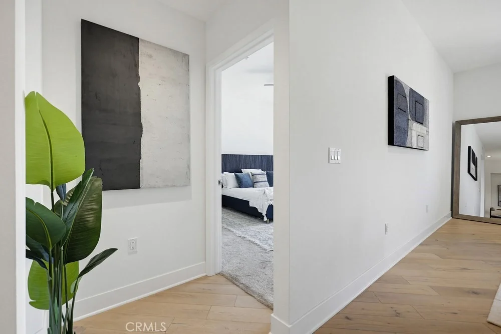 Photo of Unit 406 at 402 Rockefeller