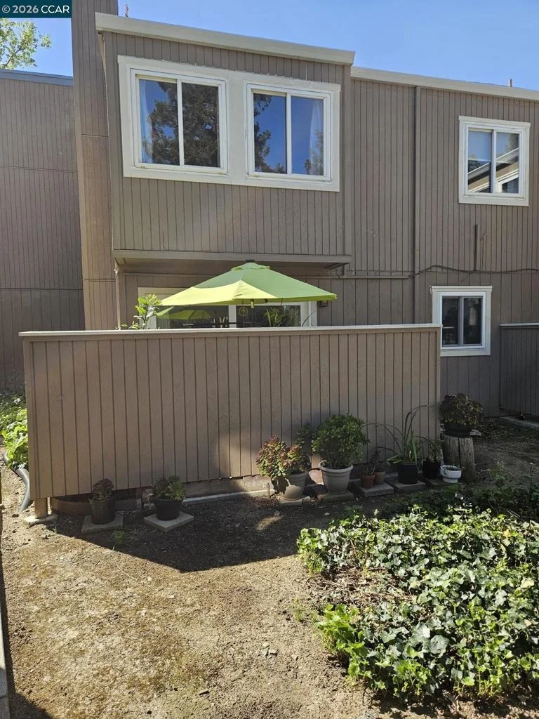 Photo of Unit 25 at 3901 Clayton Rd