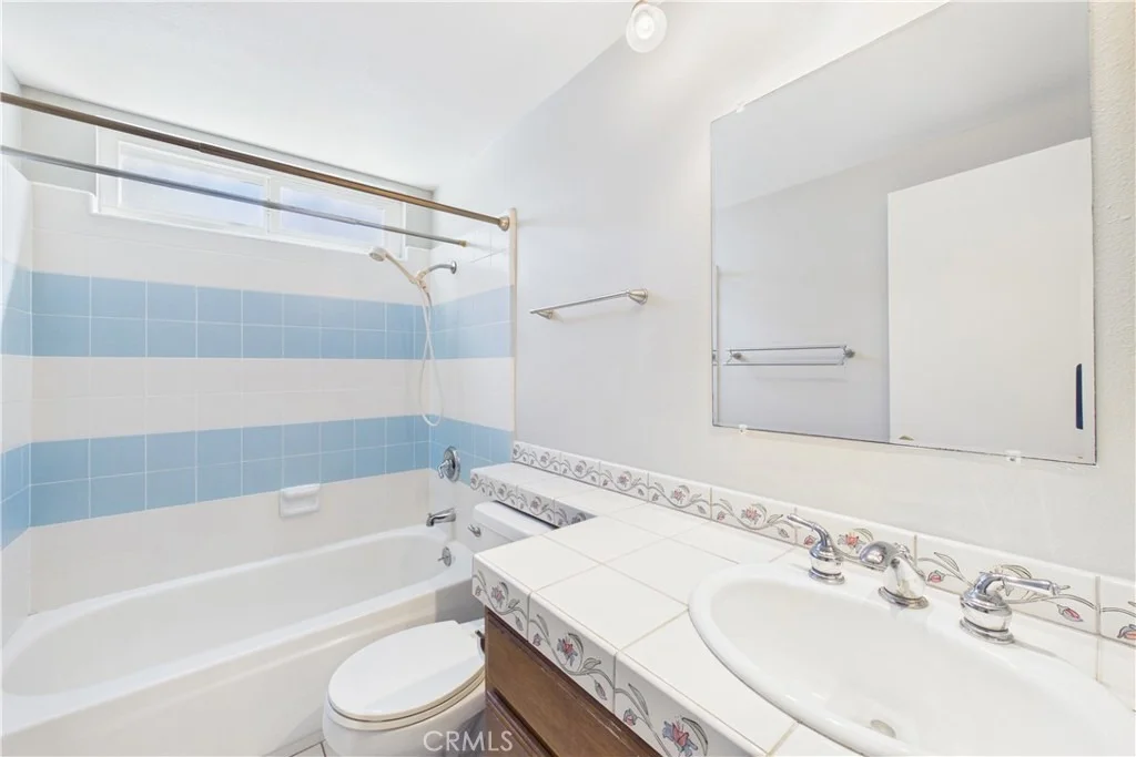 Photo of 5375 Vista Real