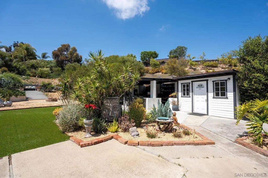 Photo of 902 Loma View