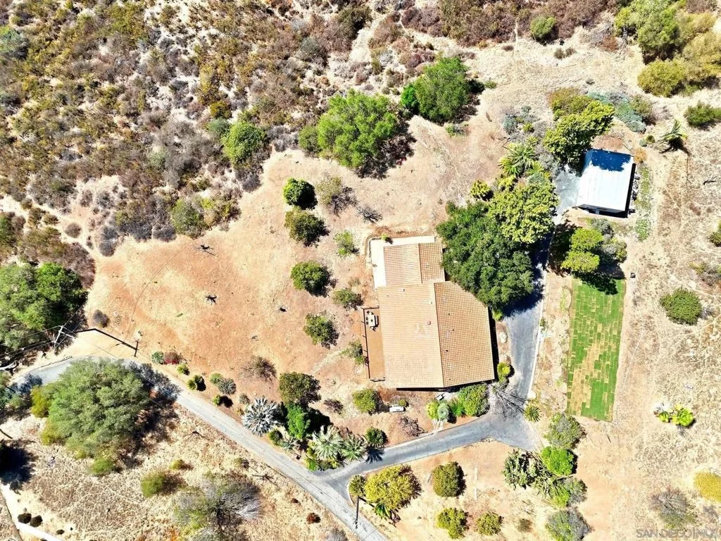 Photo of 2073 Willow Glen