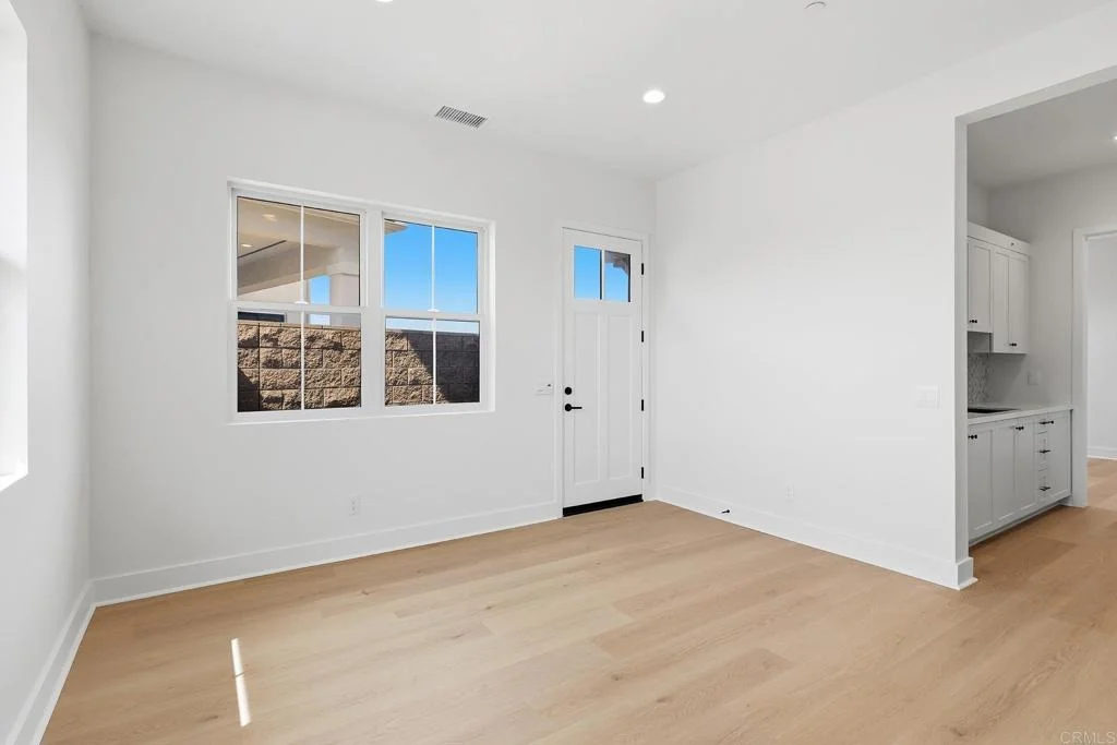 Photo of 2057 Verne View