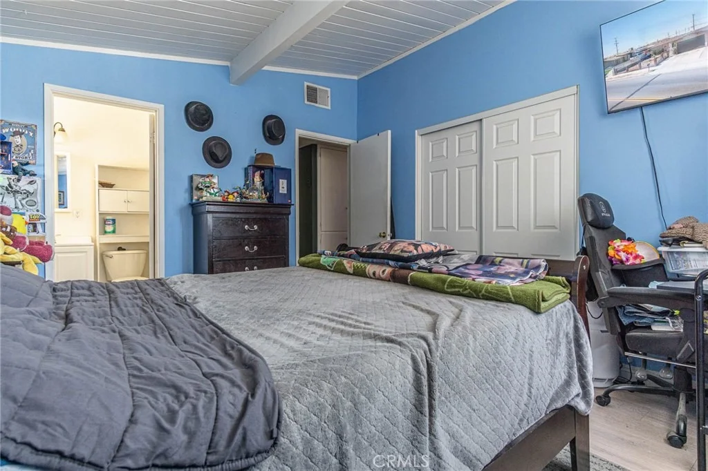 Photo of 560 S Muriel