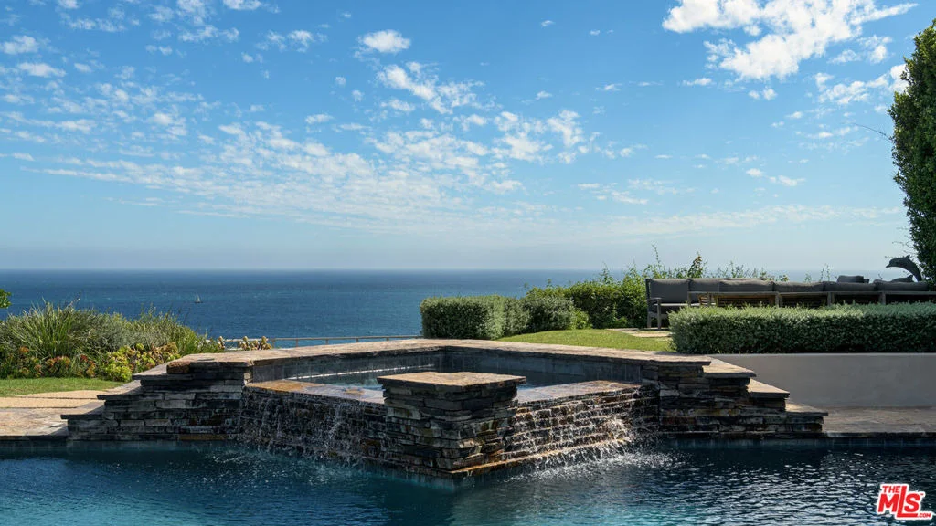 Photo of 29020 Cliffside Drive