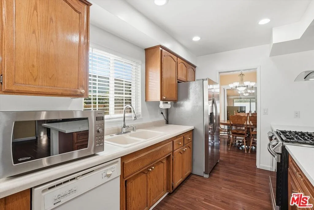 Photo of 1412 W Baker Avenue