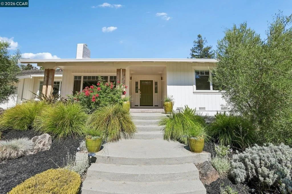 Photo of 49 Corliss Dr
