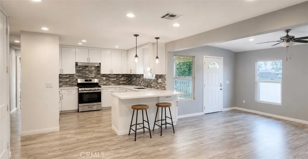 Photo of 3070 Santo Tomas