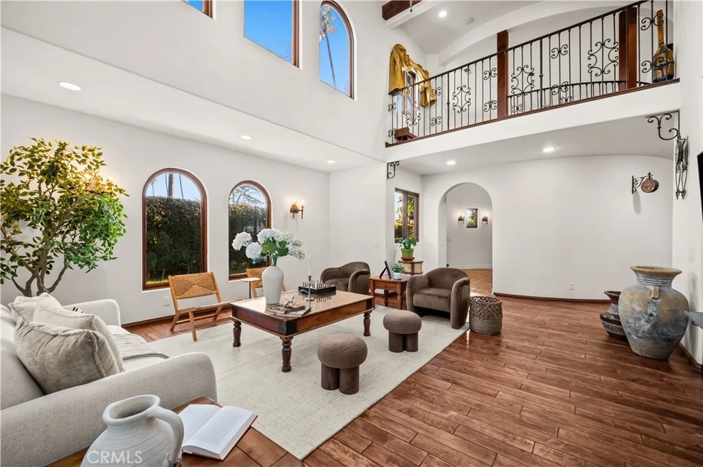 Photo of 2037 Hill Drive