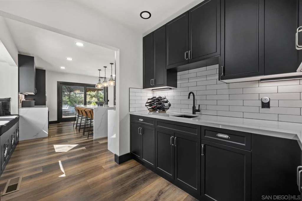 Photo of 3252 Front Street