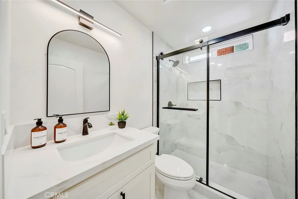 Photo of 188 W Arthur Avenue