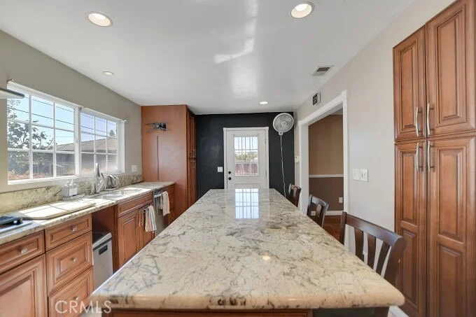 Photo of 422 W Ada Avenue