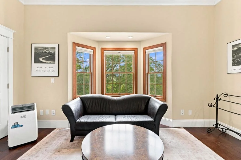 Photo of 19177 Hollow Lane