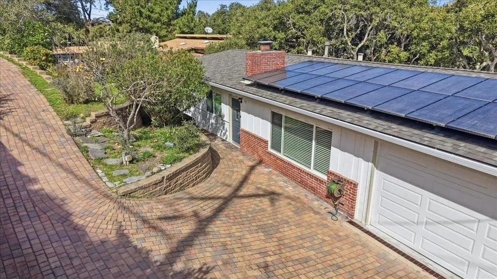 Photo of 17 Los Encinos Drive
