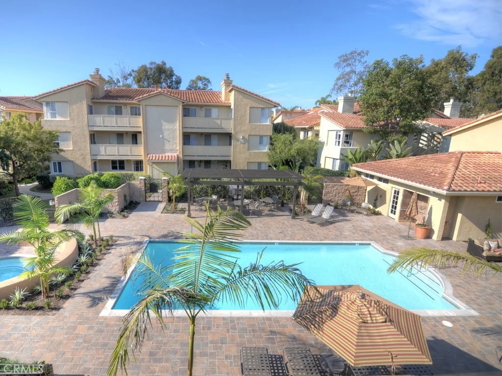 Photo of Unit E at 48 Corniche Dr.