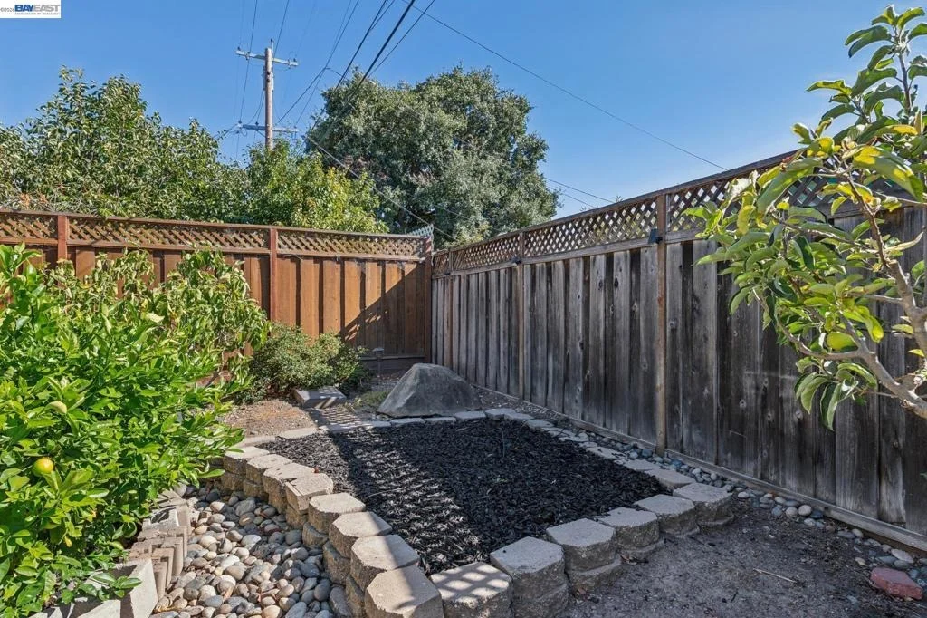 Photo of 734 Scott Blvd
