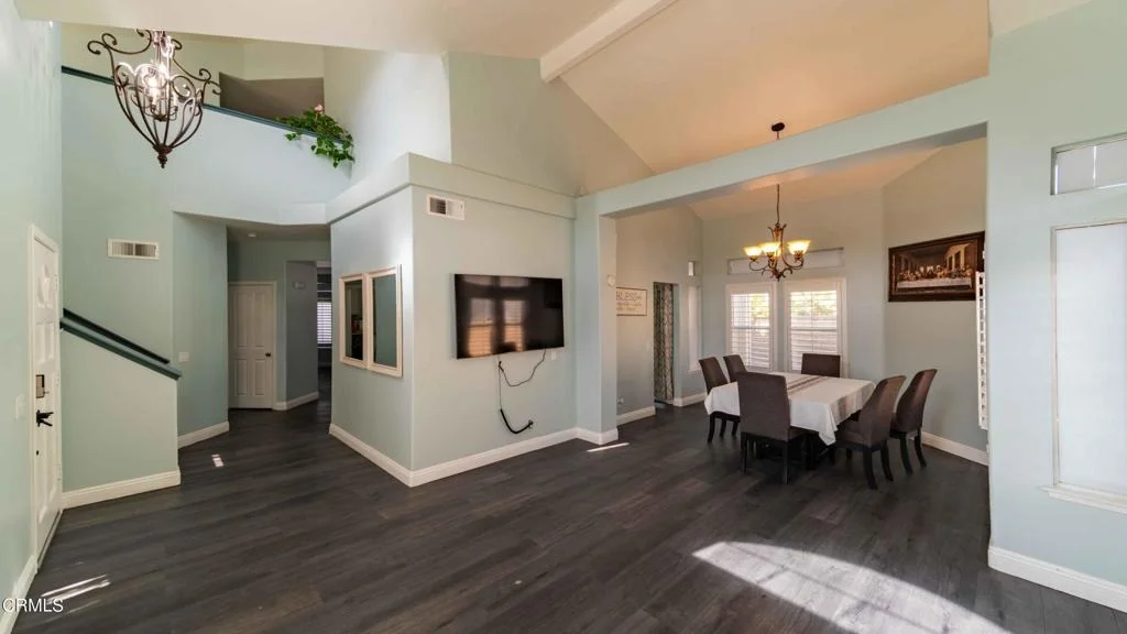 Photo of 984 Meadowlark Drive