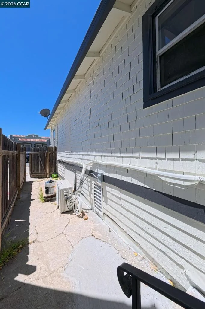 Photo of 226 W 9Th St