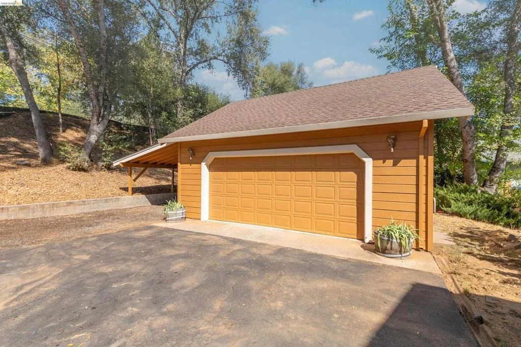 Photo of 20425 Brook Dr.