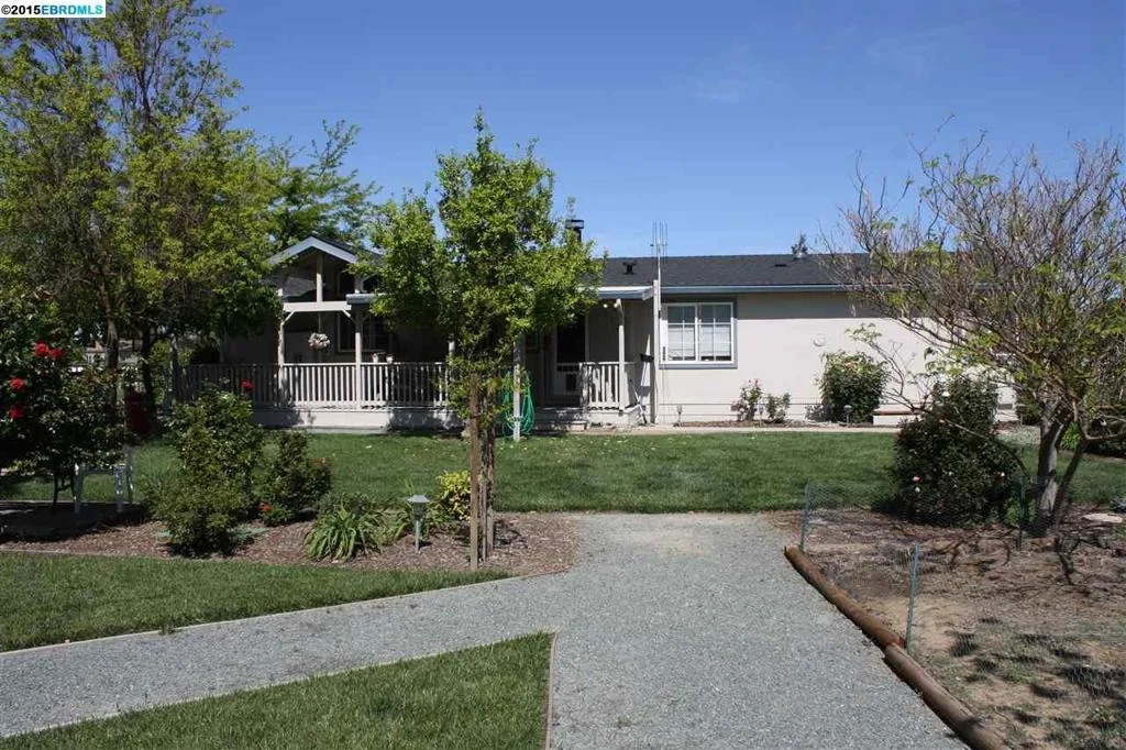 Photo of 145 EAGLE LN