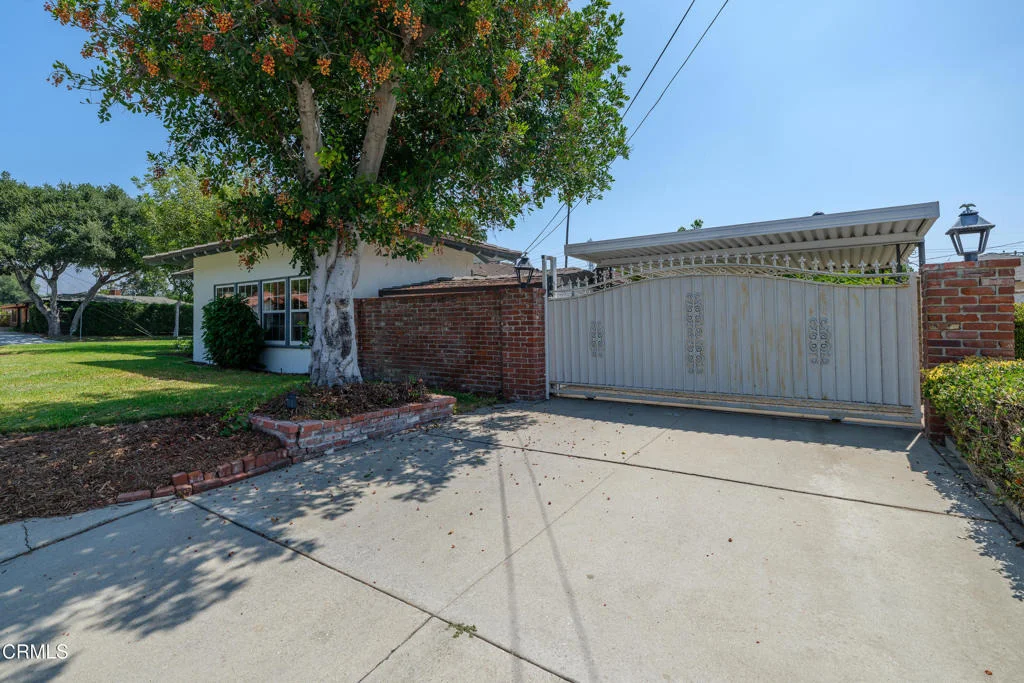 Photo of 8438 Beverly Drive