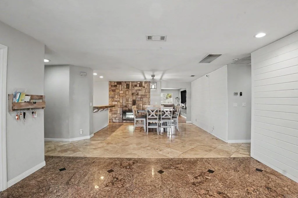 Photo of 1420 Hanson Lane