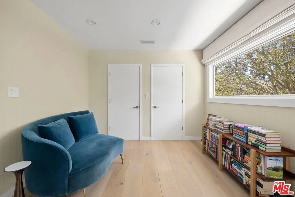 Photo of 1431 Stradella Road
