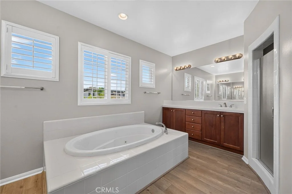 Photo of 2332 Douglaston