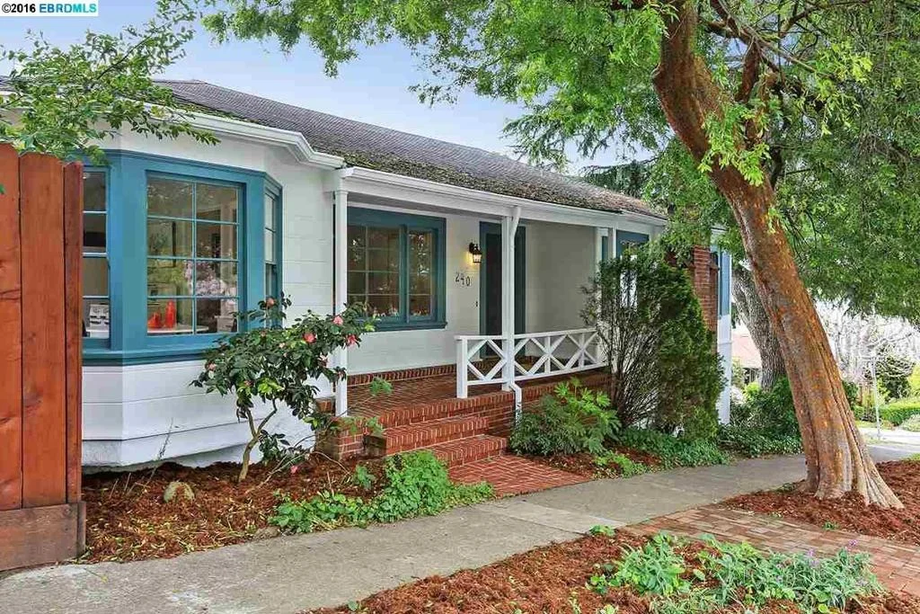 Photo of 240 KENYON AVE