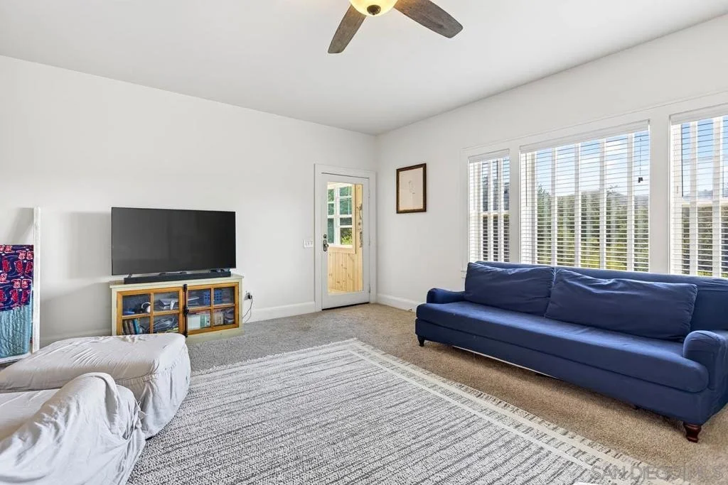 Photo of 4823 Belvedere