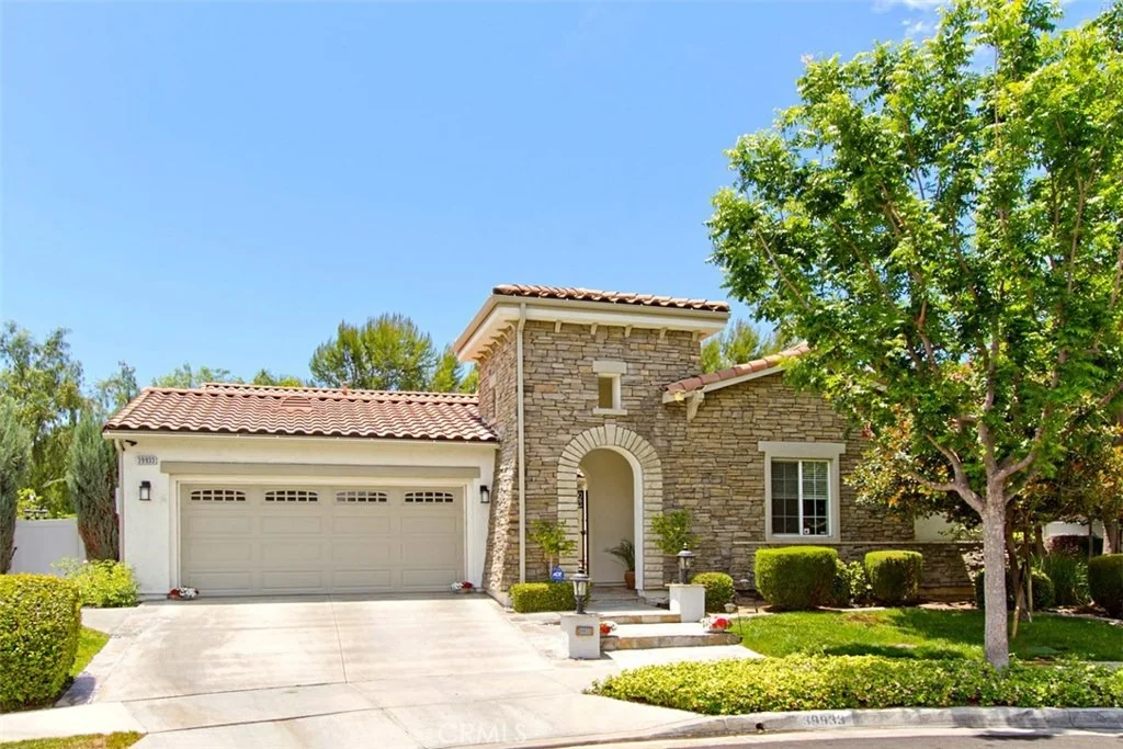 Photo of 39933 Williamsburg Place