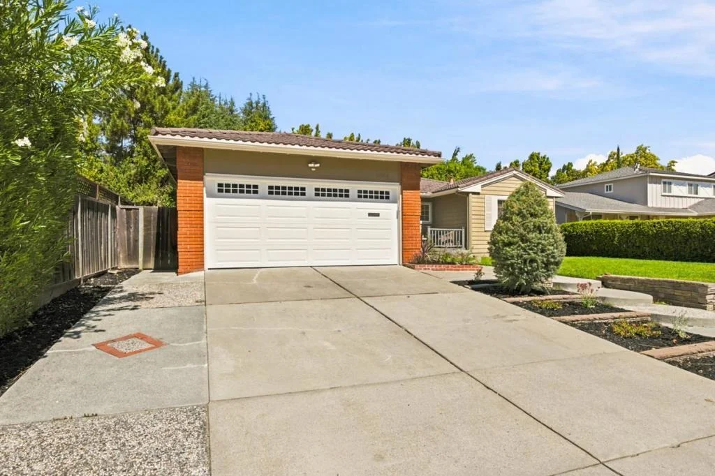 Photo of 1005 Iris Avenue