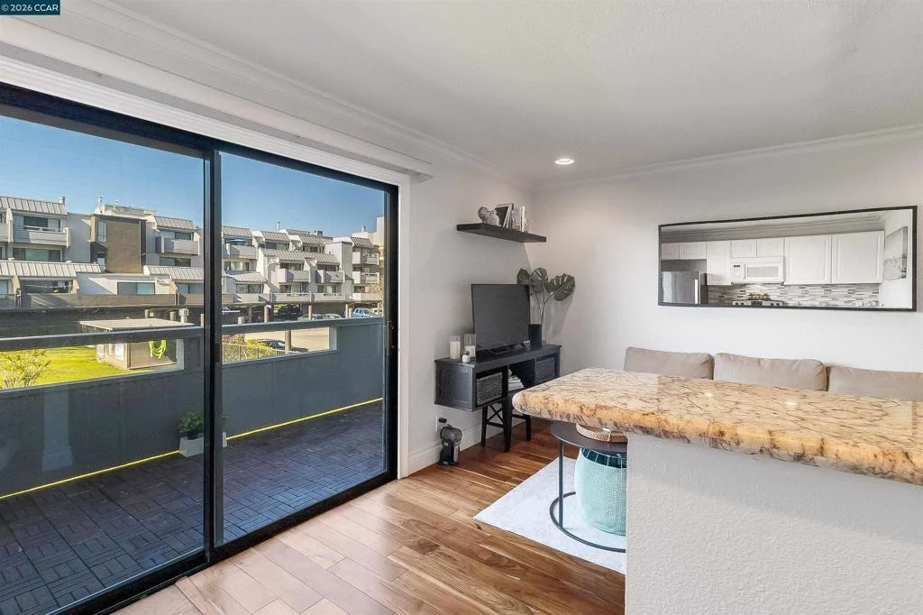 Photo of Unit 164 at 1 Embarcadero W