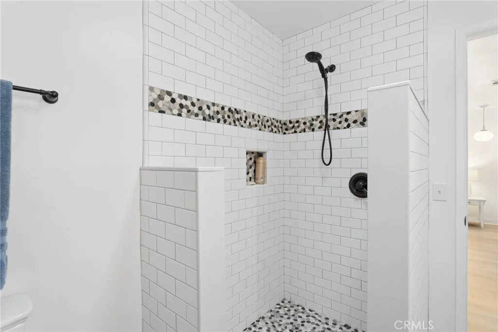 Photo of 2410 Langton