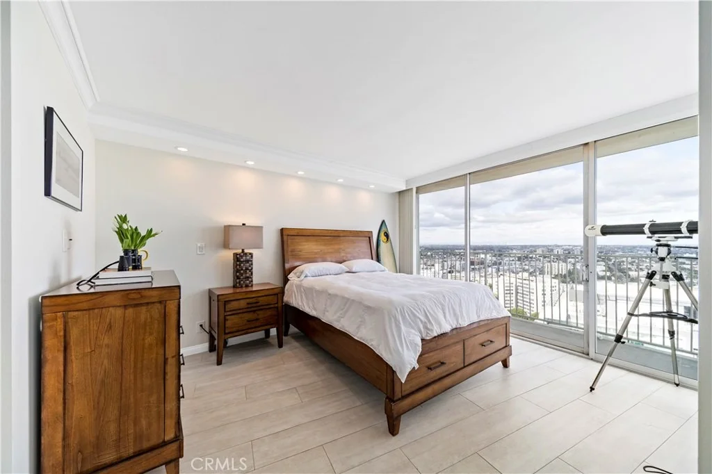 Photo of Unit 3003 at 700 E Ocean Boulevard