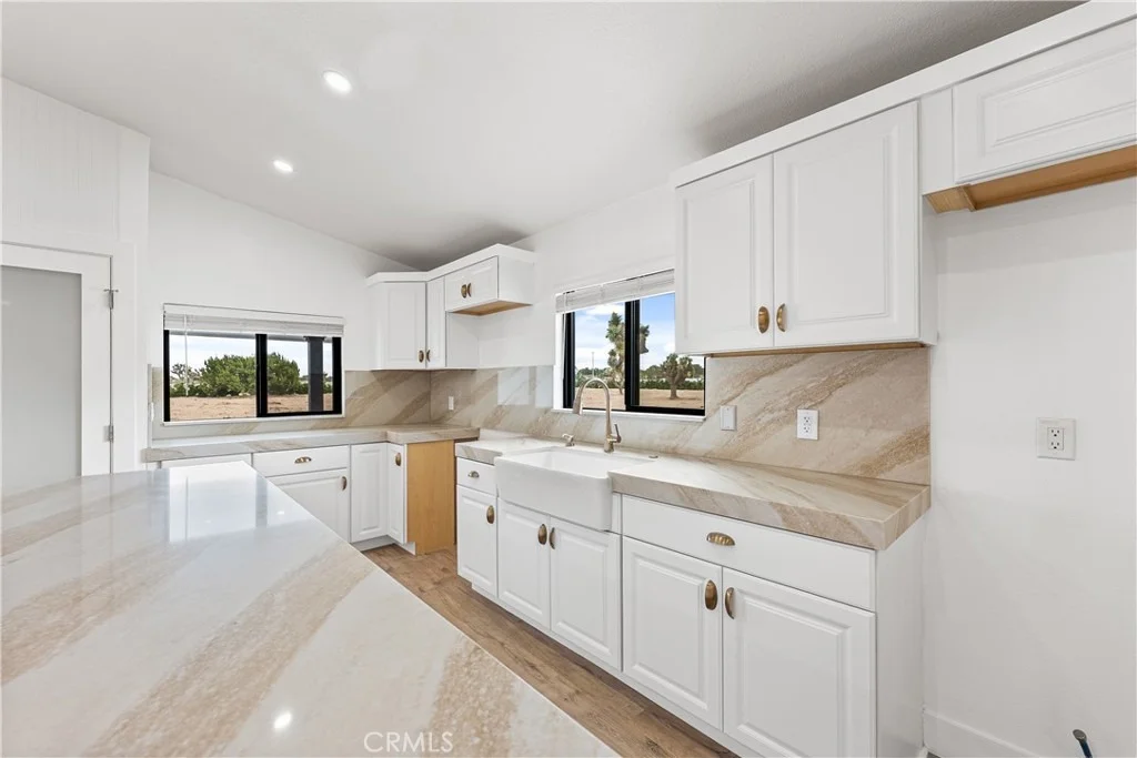 Photo of 4009 W Avenue K-8