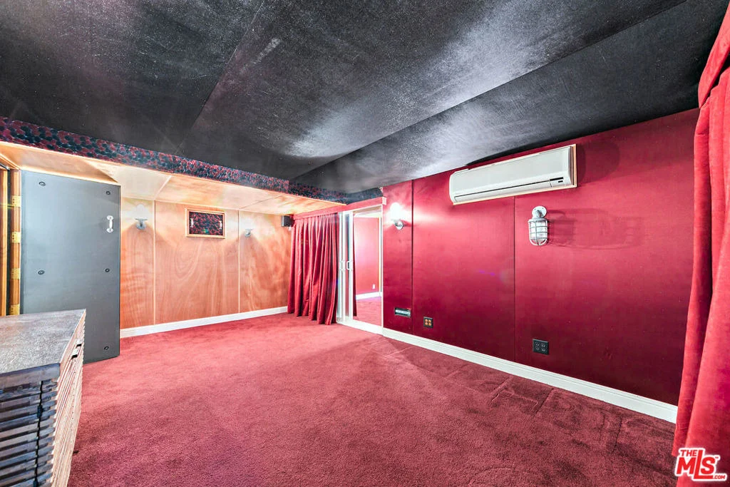Photo of 8497 Harold Way