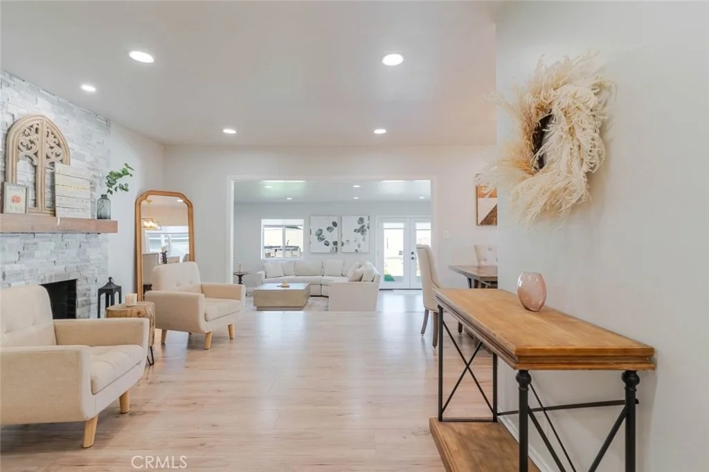 Photo of 447 W Bennett Avenue