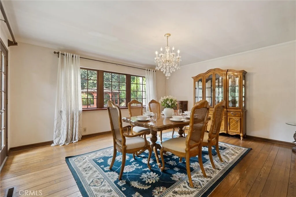 Photo of 1455 La Perla