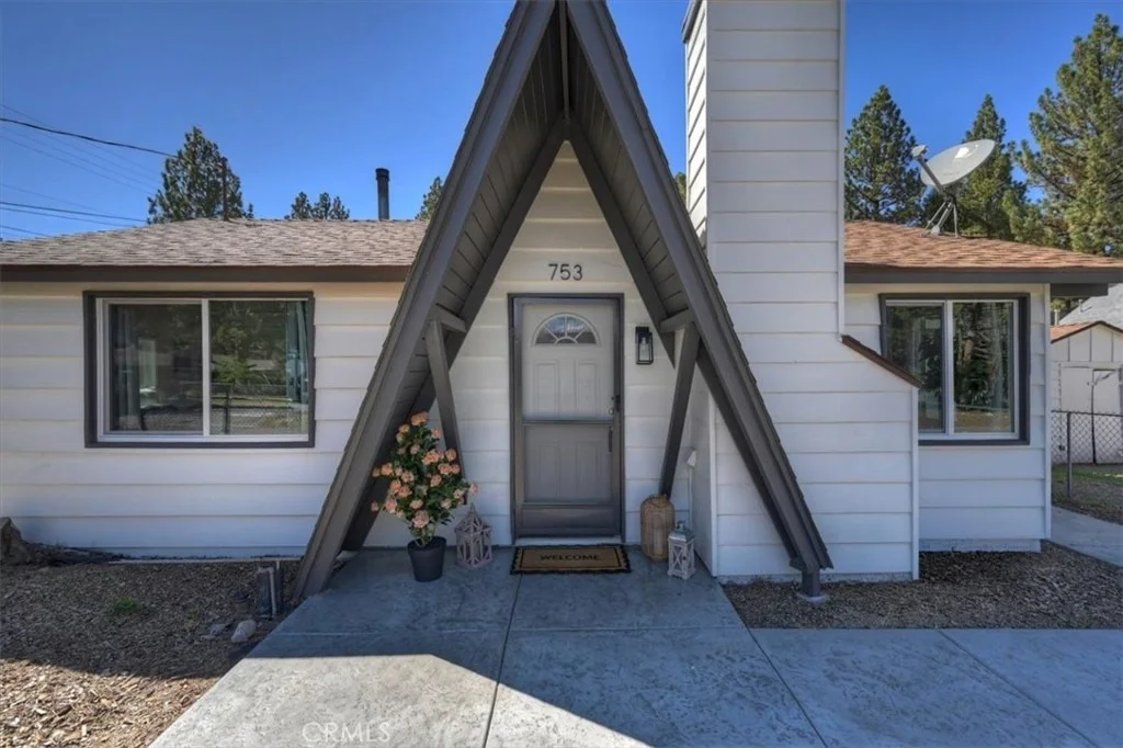 Photo of 753 Elysian