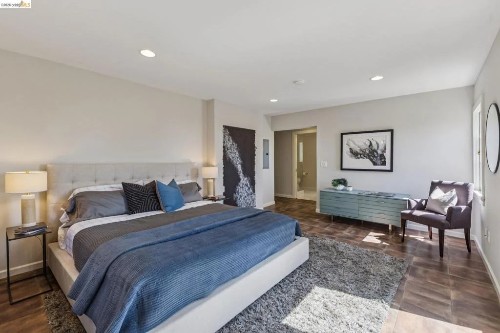 Photo of 8 Mosswood Rd