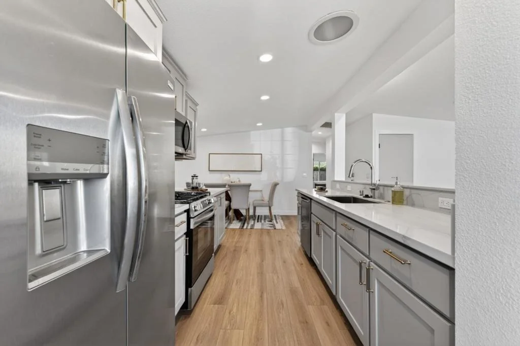 Photo of 944 White Drive