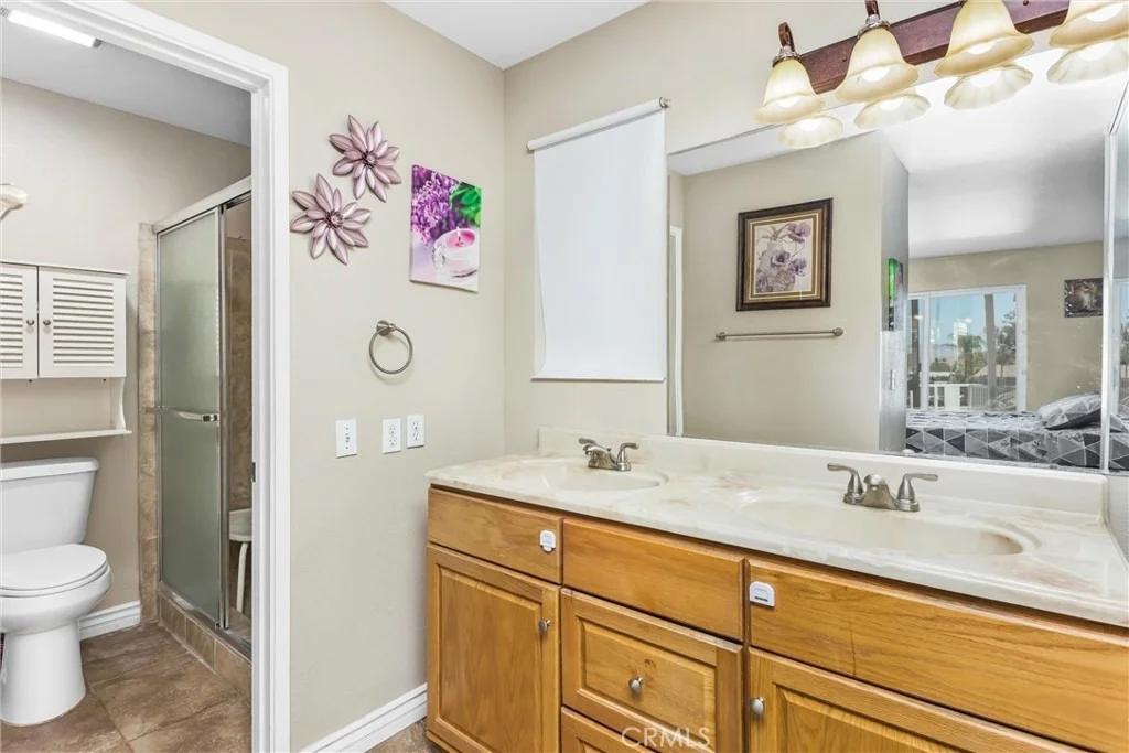 Photo of 1001 Oak Glen