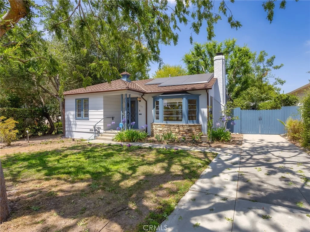 Photo of 1727 N Hill Avenue