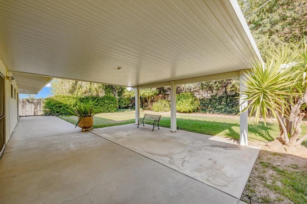 Photo of 5284 Bardwell Avenue