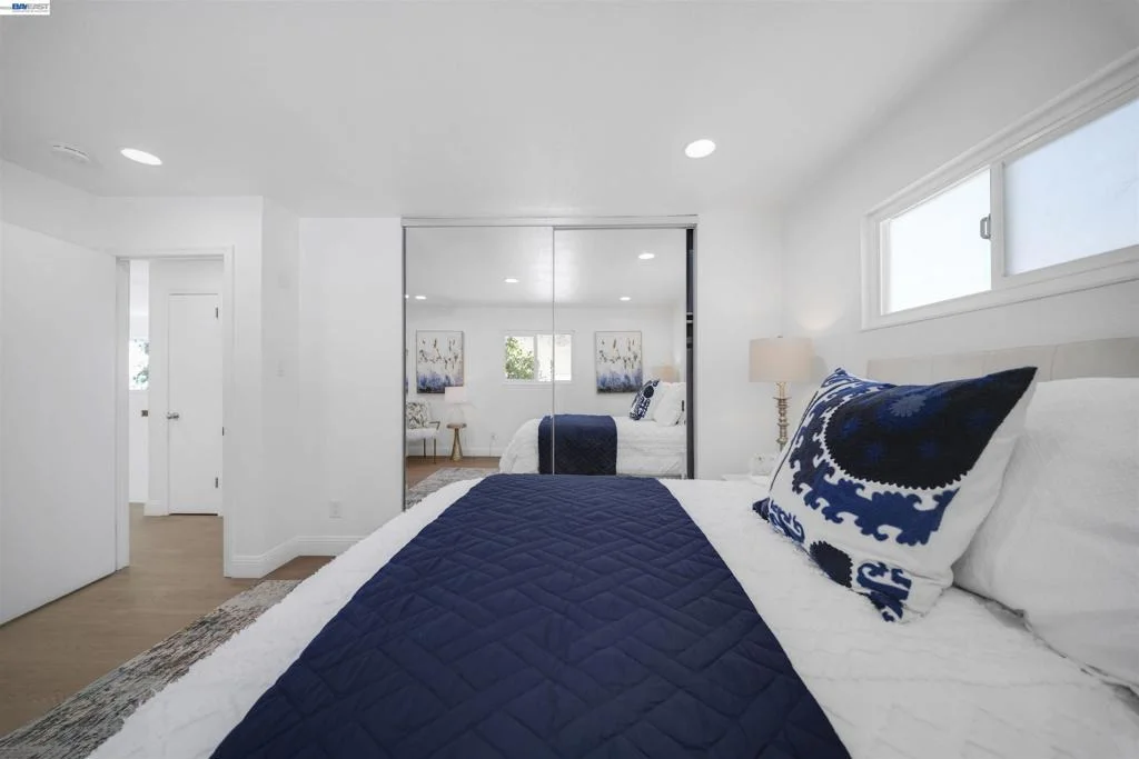 Photo of 1069 Central Blvd