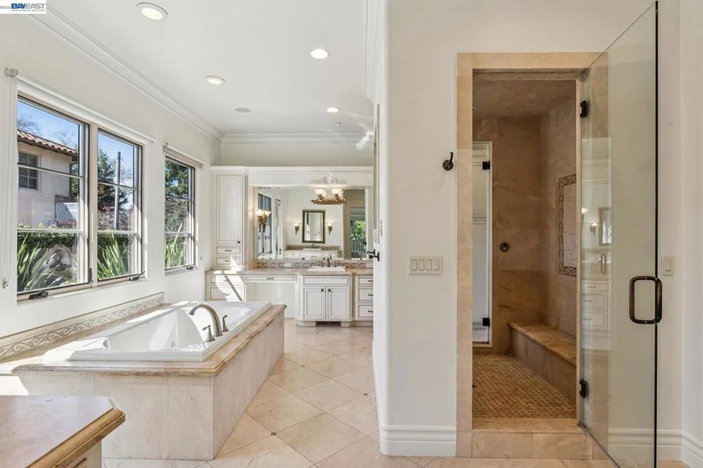 Photo of 1439 Vine Ln