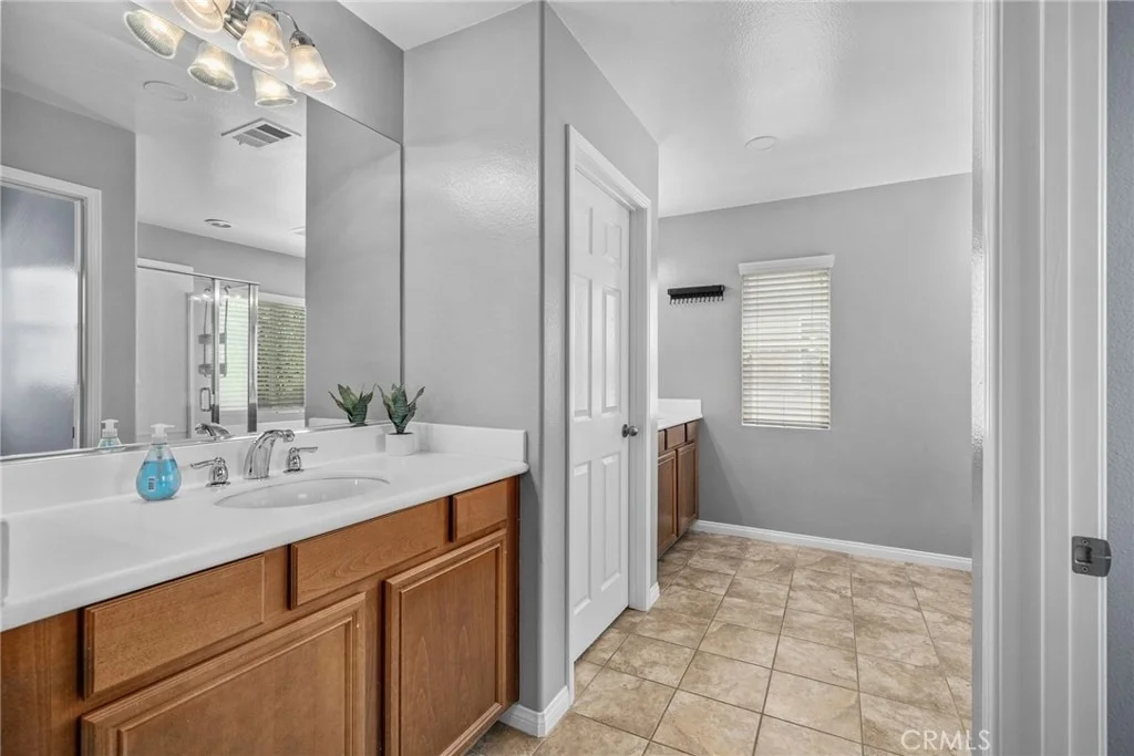 Photo of 34293 Crenshaw