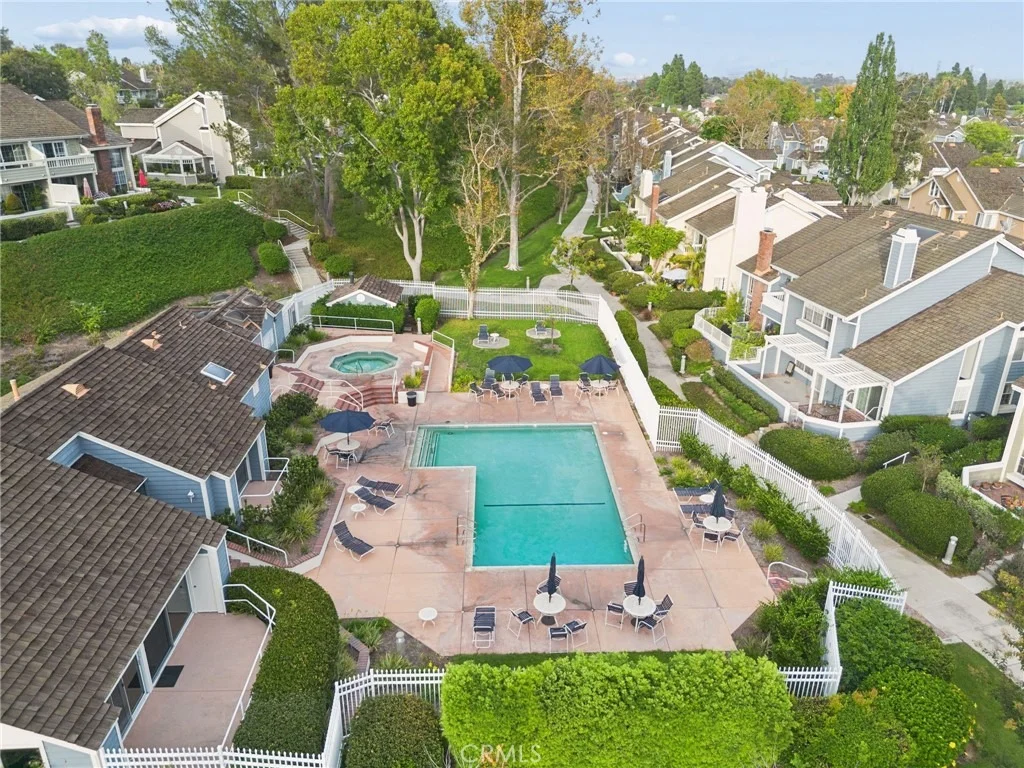 Photo of 6068 Avenida De Castillo