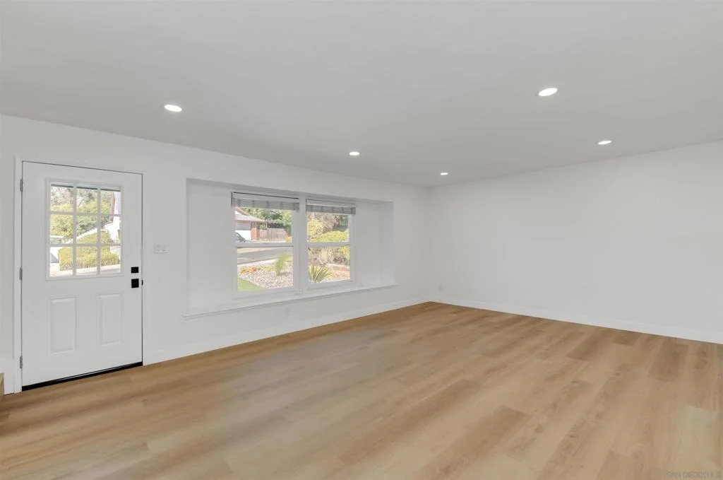 Photo of 5657 Red River Dr.