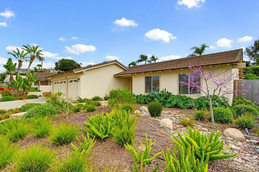Photo of 825 Santa Hidalga